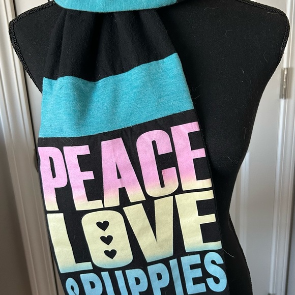 Peace Love flannel scarf black - Picture 2 of 3